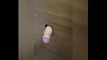 Oynat Ukraynalı zafer delik, genç twink mastürbasyon çocuklar yarak elleriyle onları boşaltmak için onlara yardımcı olmak için onların taşakları dolu sıcak sperm