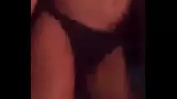 再生 彼女の猫を点滅させるかわいい女の子のAmepornビデオ