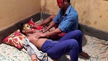 Riproduci Matura indiana bhabhi sesso bollente con il marito devar arrapato fuori per lavoro in audio hindi