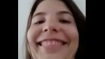 Riproduci La fidanzata scuote il culo su ameporn in mutande