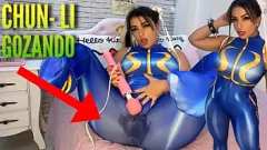 চালান হেনটাই চুন লি কসপ্লে প্রচণ্ড উত্তেজনা: হিটাচি ভাইব্রেটার তাকে খাঁটি অভিলাষে তার প্যান্টি ভিজিয়ে তোলে