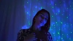 Reproducir Big Latina Yaira se vuelve salvaje: cuerpo adolescente caliente, gran culo y grandes tetas naturales